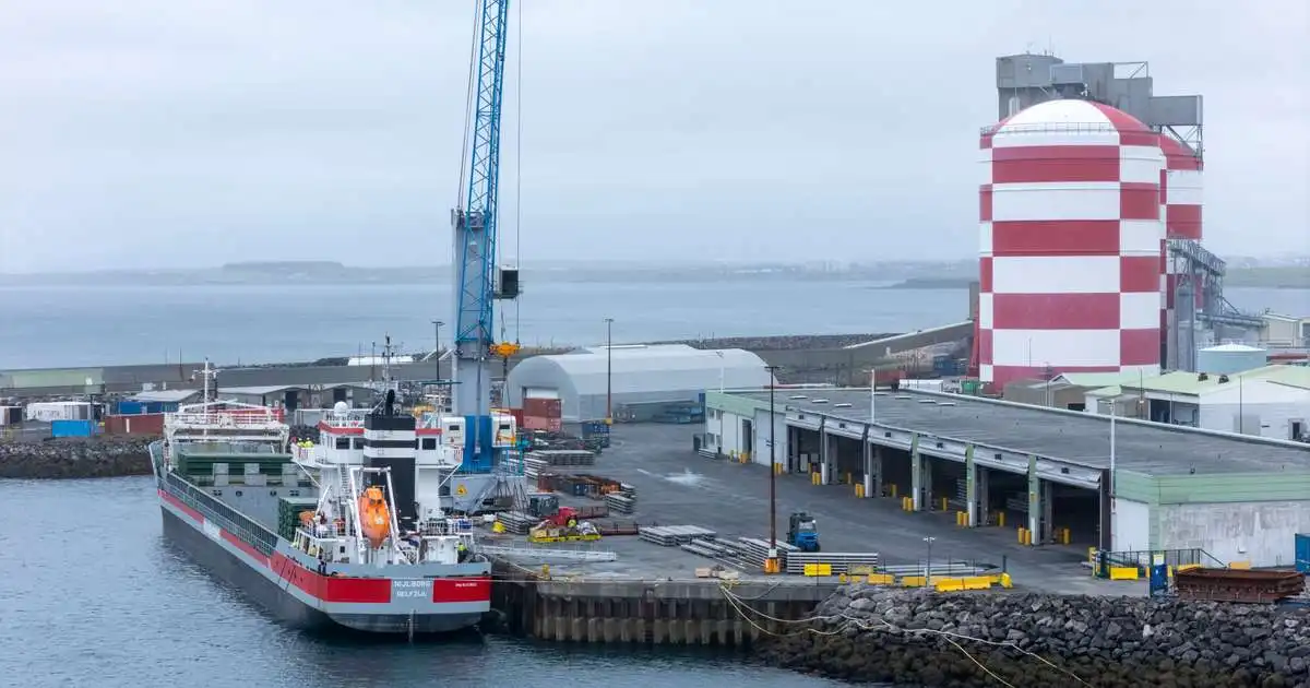 Dæmdur morðingi meðal hinna handteknu í kókaínmálinu í Straumsvík