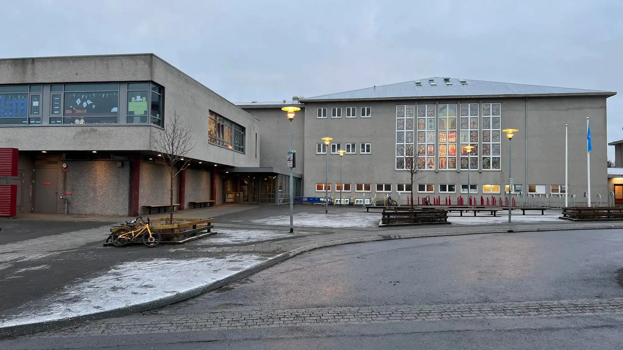 Dómari gagnrýnir lögreglu harðlega fyrir slæleg vinnubrögð við rannsókn á alvarlegri líkamsárás