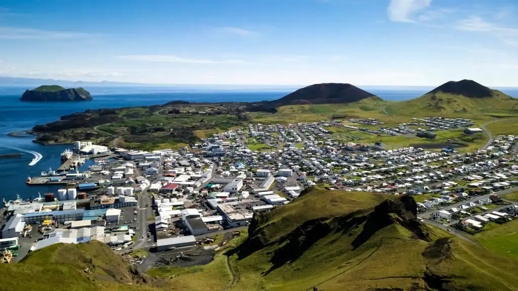 Dyravörður í Vestmannaeyjum segir brotið gróflega gegn réttindum sínum