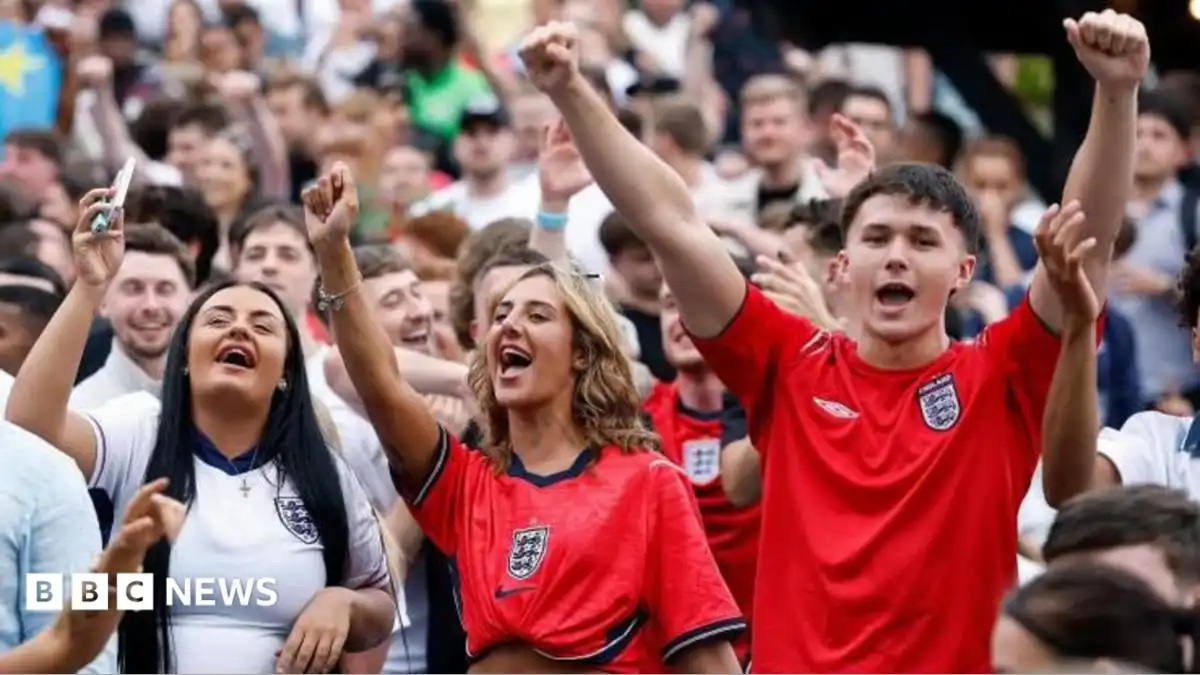 England v Mexico: Pubs and police brace for1am kick-off after Fifa U-turn