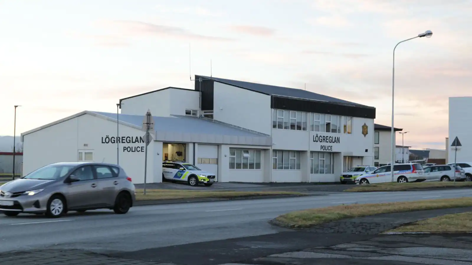 Grunaður um í­trekuð brot gegn fóstur­barni - Vísir