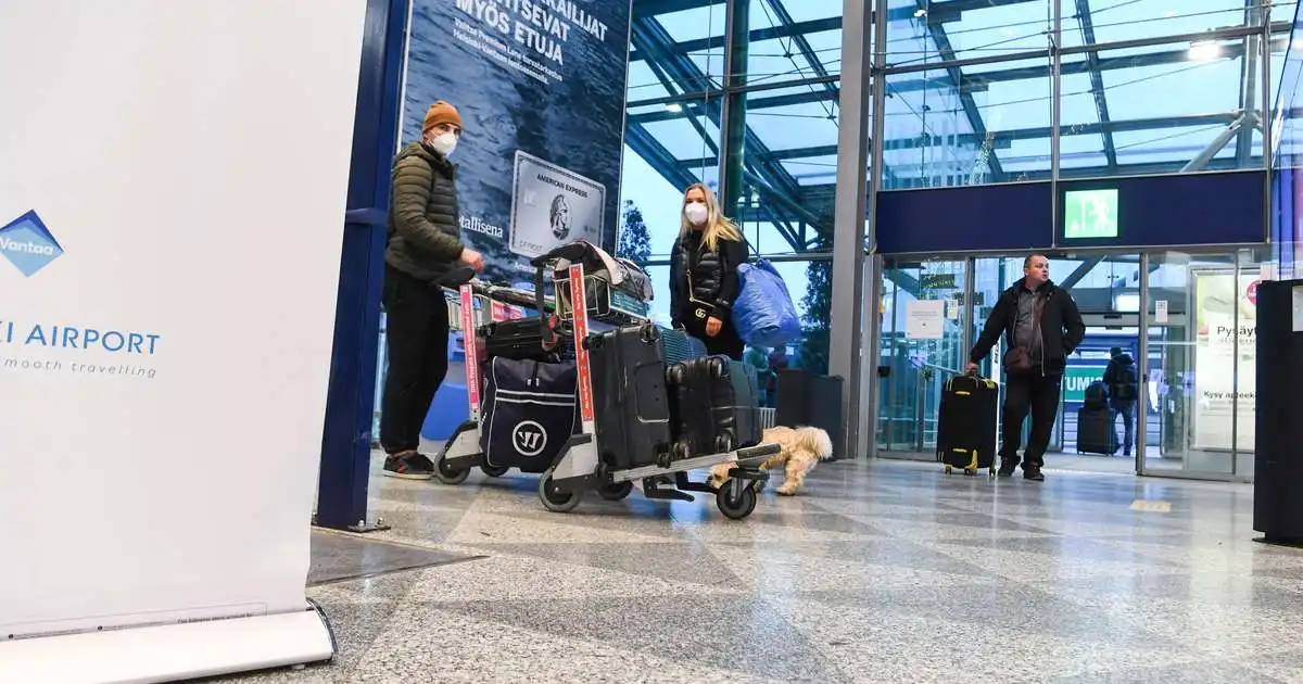 Íbúar Helsinki voru hvattir til að halda sig innandyra vegna flygildis