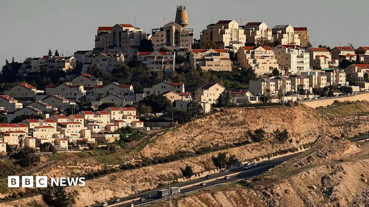 Israel opens up tenders for controversial West Bank settlement project