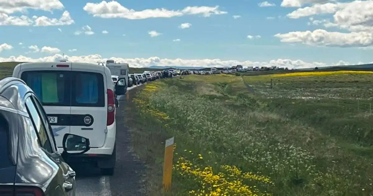 Lögregla biður fólk um að aka varlega – Árekstrar víða um land