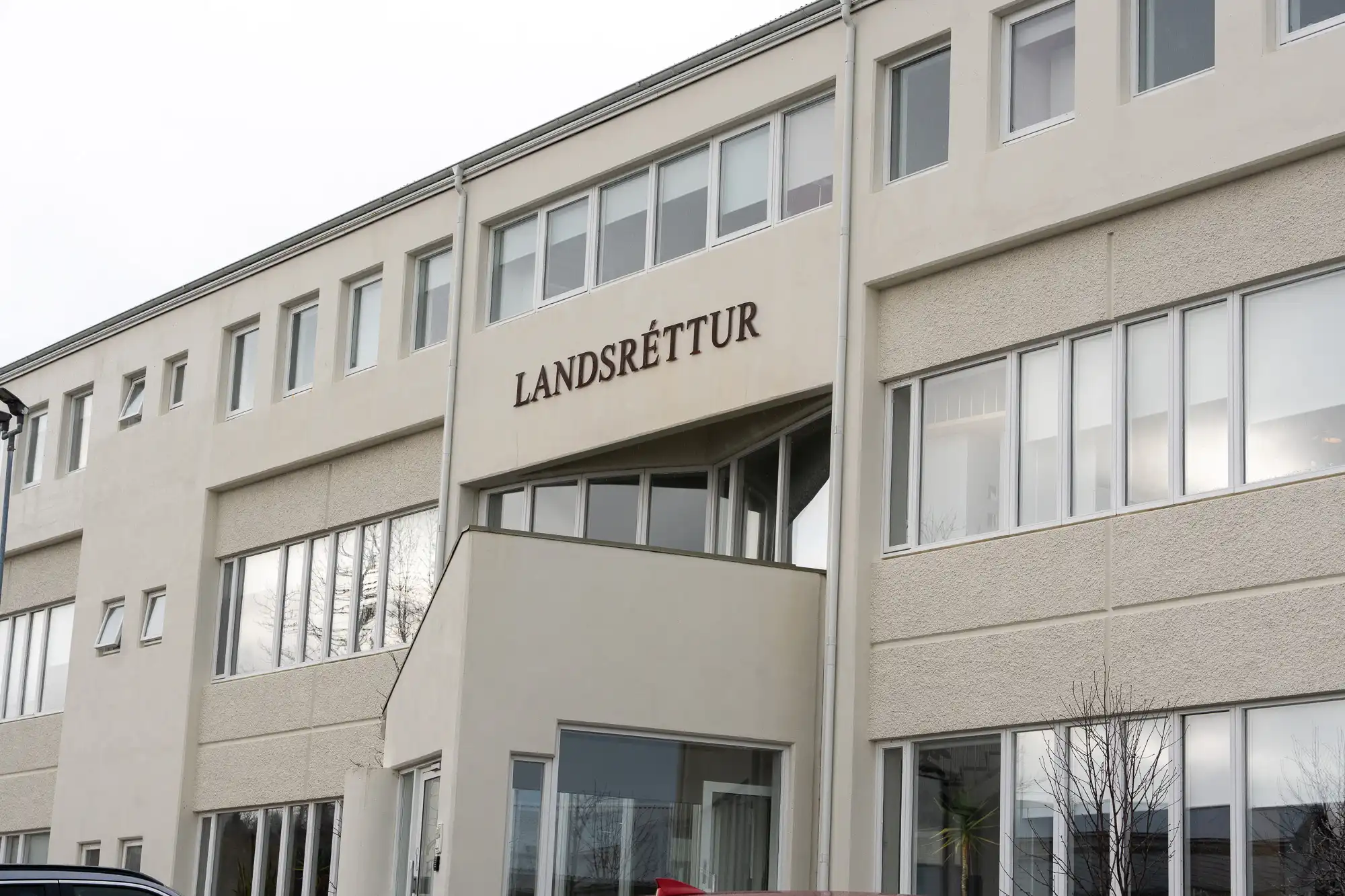 „Óútreiknanlegt“ ungmenni í miklum vanda - Veittist að móður sinni í anddyri lögreglustöðvarinnar og iðrast einskis