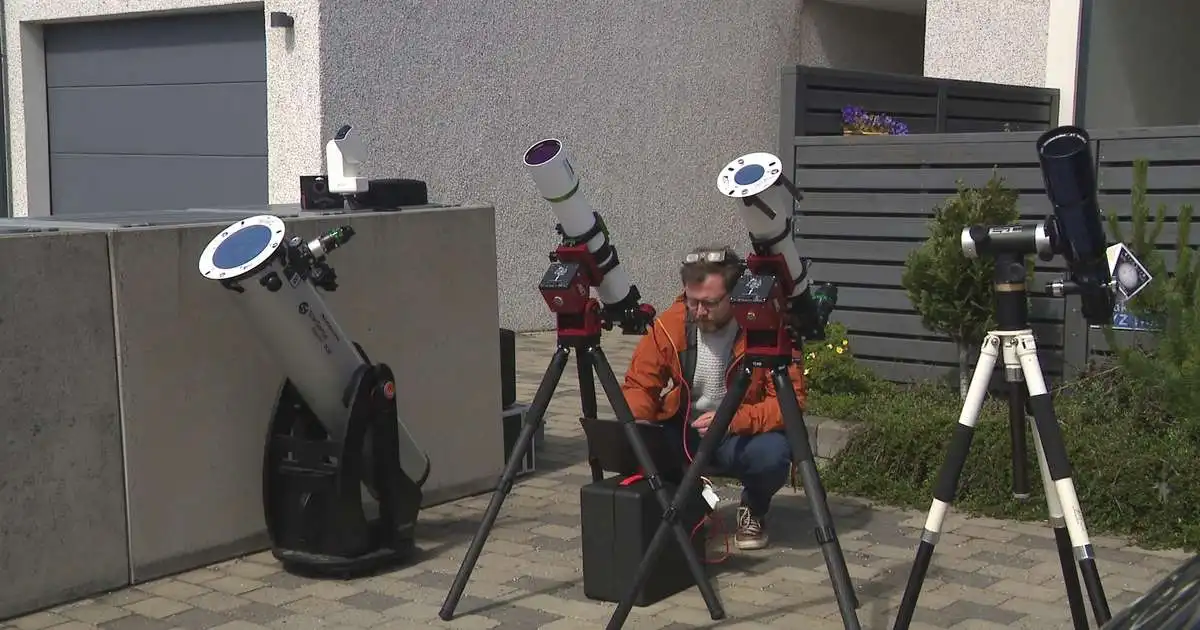 Stjörnu Sævar ætlar að horfa á almyrkvann heima hjá sér