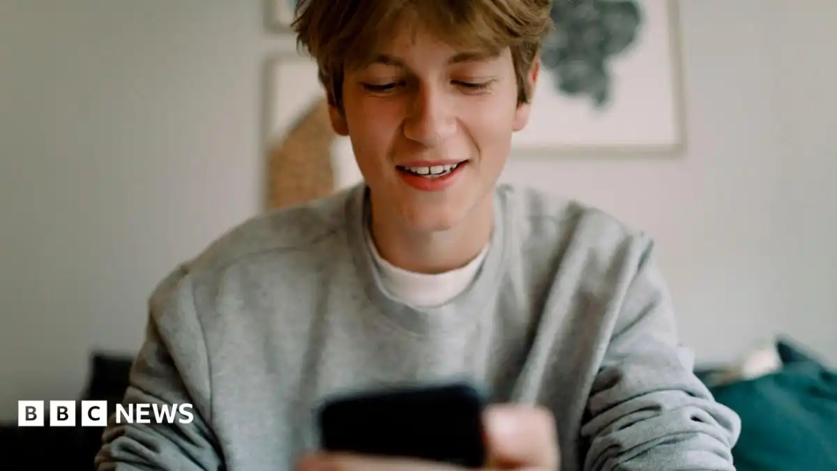 Students wait for GCSE and BTec grades as app launches for 750 schools in England