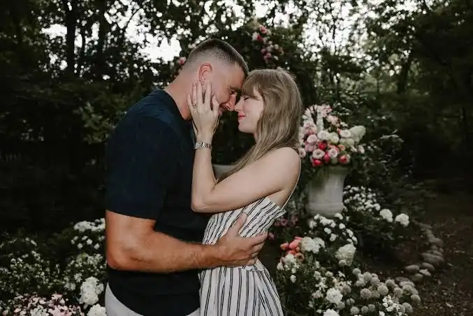 Taylor Swift og Travis Kelce orðin hjón