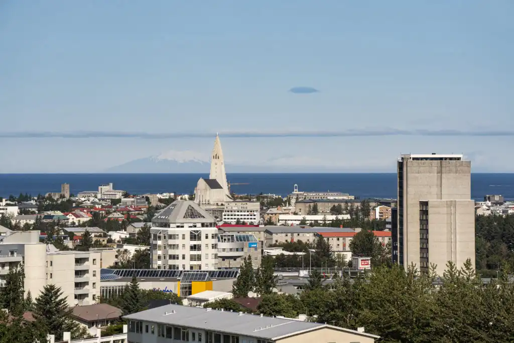 Töluverður fjöldi þjófnaða og innbrota í dag