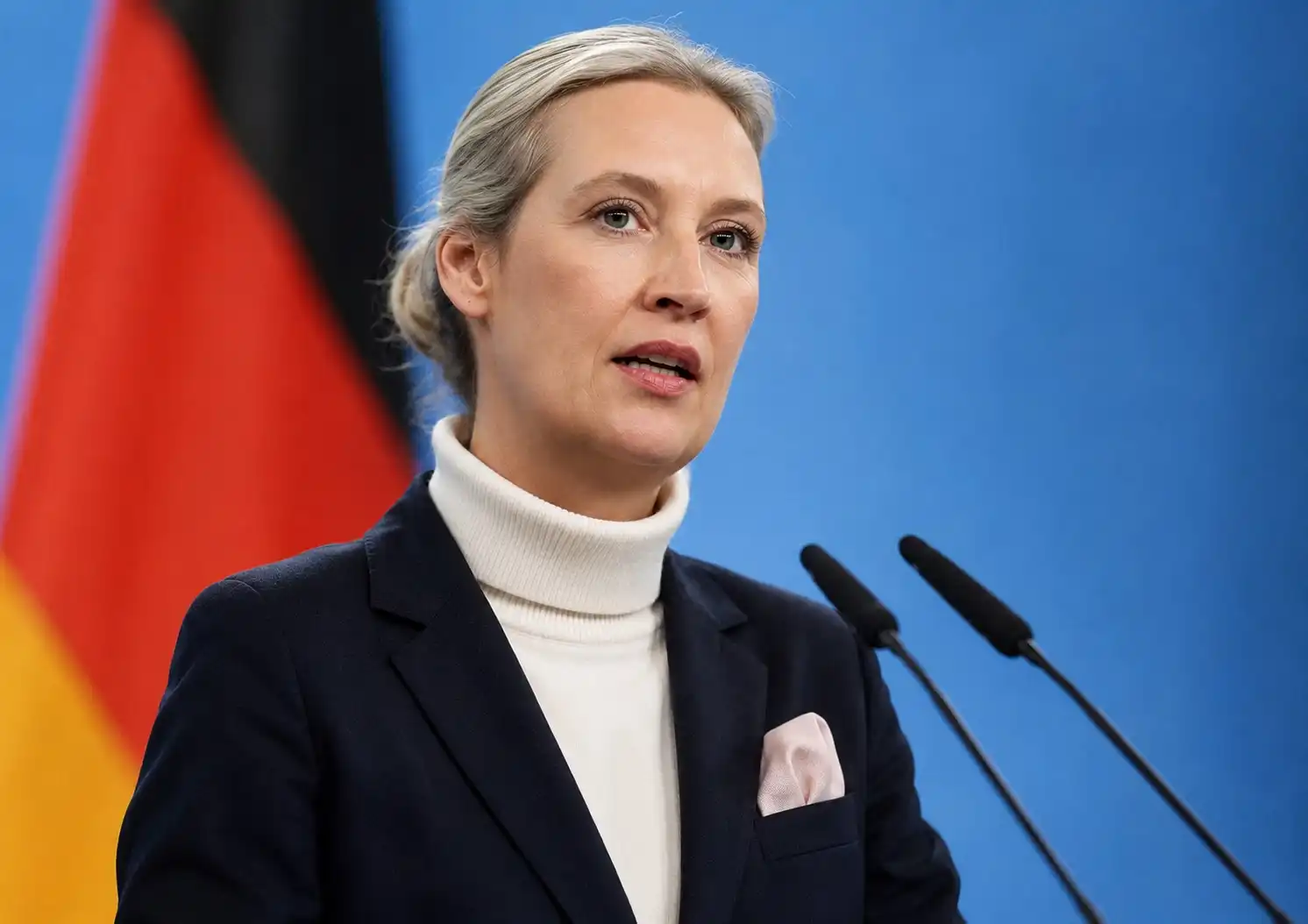 Weidel vill stöðva þróunaraðstoð til Kína – tugþúsundir mótmælenda væntanlegir á flokksþing AfD
