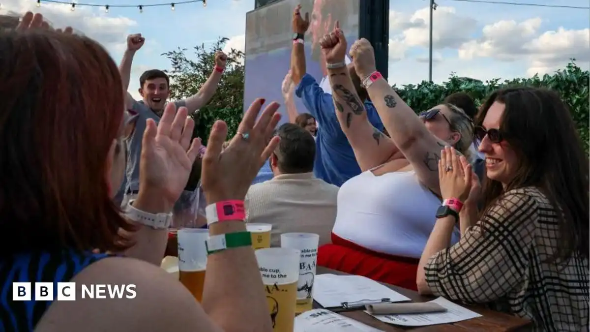 World Cup: Police criticise timing of decision on pubs staying open for England match